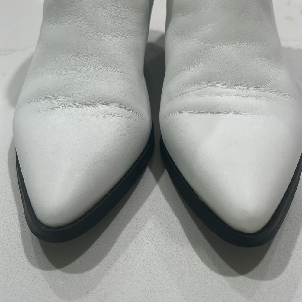 Steve Madden Rare Cowboy Style White Leather Bootie Black Heel & Star Detail Sz7 - Picture 7 of 8